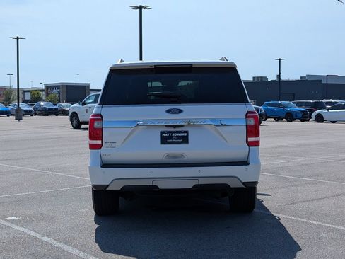 Used 2018 Ford Expedition XLT w/ Equipment Group 202A RWD image 4