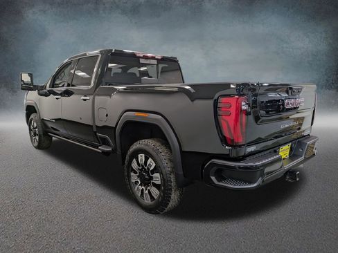 Used 2024 GMC Sierra 2500 Denali image 6