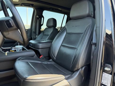 Used 2024 GMC Yukon XL Denali AWD/4WD image 4