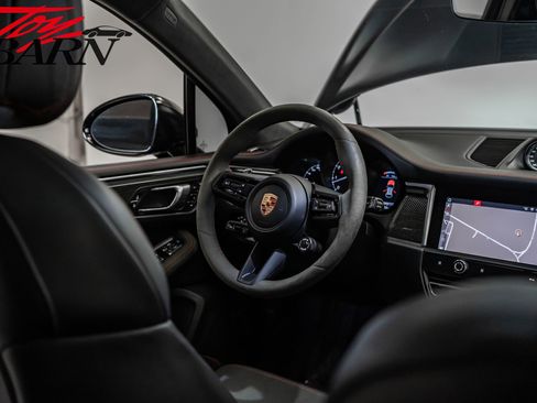 Used 2023 Porsche Macan GTS w/ GTS Sport Package image 51