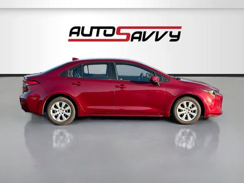 Used 2025 Toyota Corolla LE FWD image 8