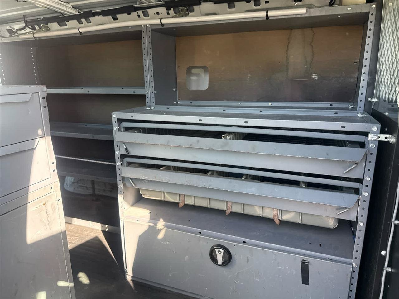 Used 2013 Chevrolet Express 2500 RWD image 17