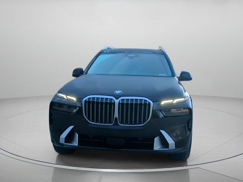 Used 2025 BMW X7 xDrive40i w/ Premium Package AWD/4WD image 8