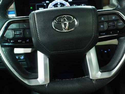 Used 2022 Toyota Tundra Capstone AWD/4WD image 18