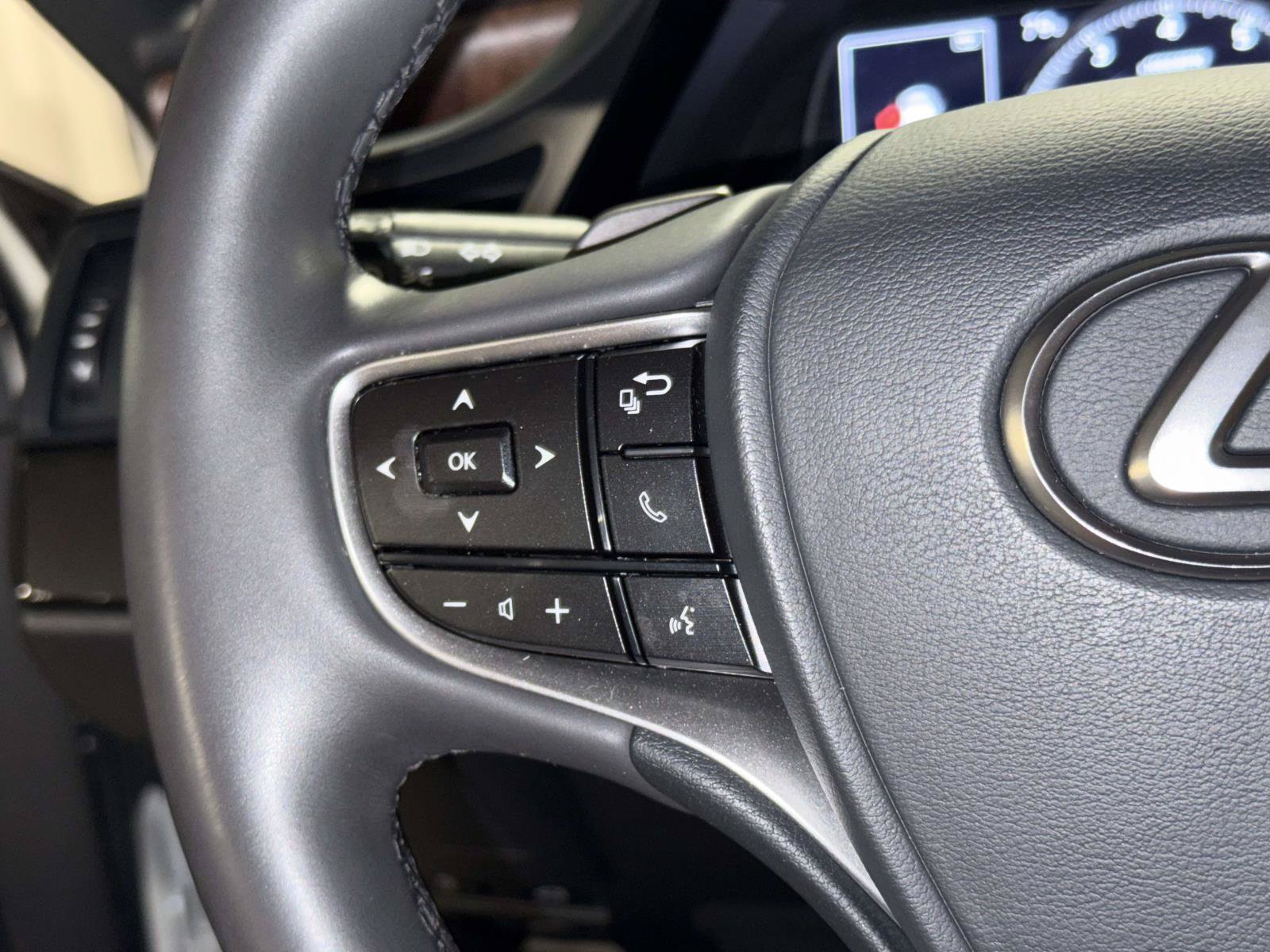 Certified 2022 Lexus ES 350 w/ Premium Package FWD image 32
