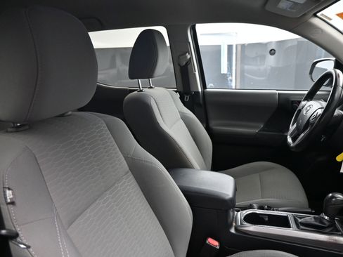 Used 2019 Toyota Tacoma SR5 image 22