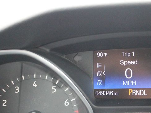 Used 2017 Ford Focus SE w/ Cold Weather Package image 12