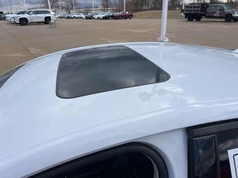 Used 2020 Ford Fusion SEL image 18