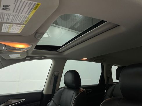 Used 2019 INFINITI QX60 Luxe w/ Essential Package image 12