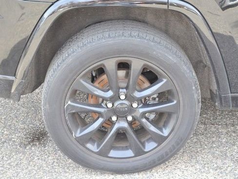 Used 2020 Jeep Grand Cherokee Altitude image 11