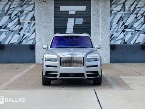 Used 2020 Rolls-Royce Cullinan AWD/4WD image 3