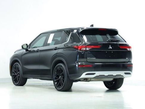 Used 2023 Mitsubishi Outlander SE FWD image 7