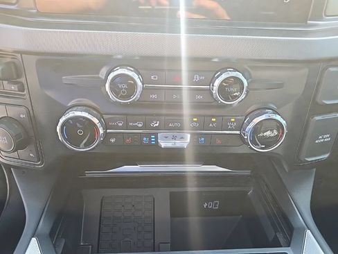 Used 2026 Ford F250 Platinum AWD/4WD image 26