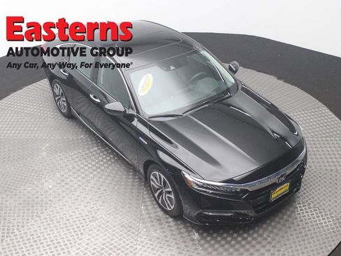 Used 2020 Honda Accord Touring image 3
