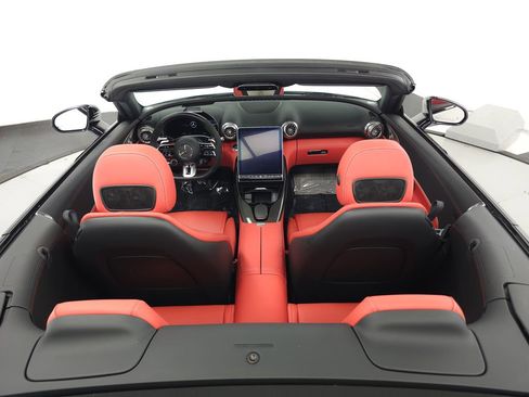 Used 2023 Mercedes-Benz SL 63 AMG 4MATIC w/ Driver Assistance Package image 28