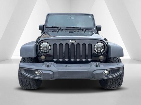 Used 2018 Jeep Wrangler Unlimited Rubicon w/ Cold Weather Group image 2