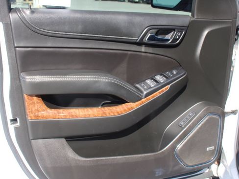 Used 2018 Chevrolet Tahoe Premier AWD/4WD image 11