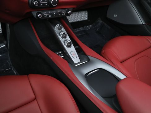 Certified 2023 Ferrari Portofino M image 31