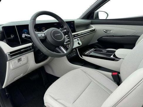 New 2025 Hyundai Tucson Limited image 14