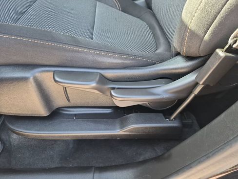 Used 2020 Chevrolet Traverse LS FWD image 12