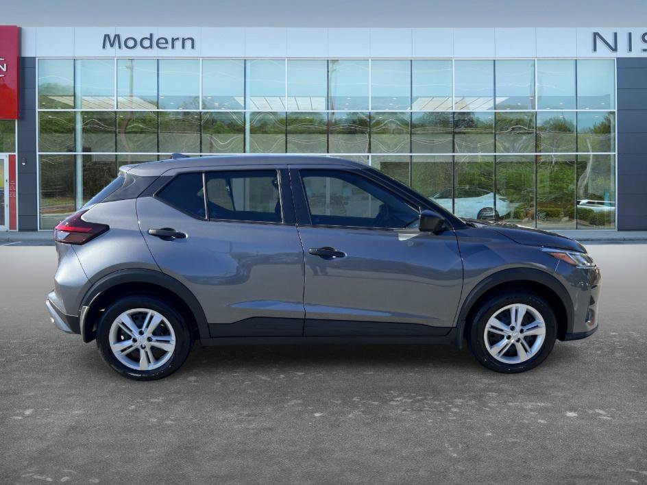 Certified 2025 Nissan Kicks Play S FWD image 4