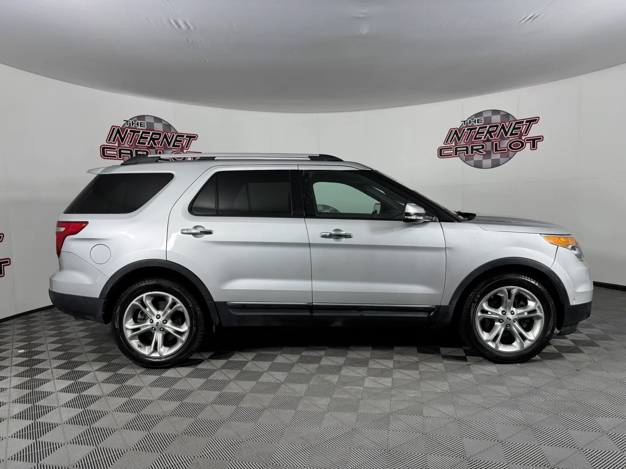 Used 2014 Ford Explorer Limited w/ Equipment Group 302A FWD image 8