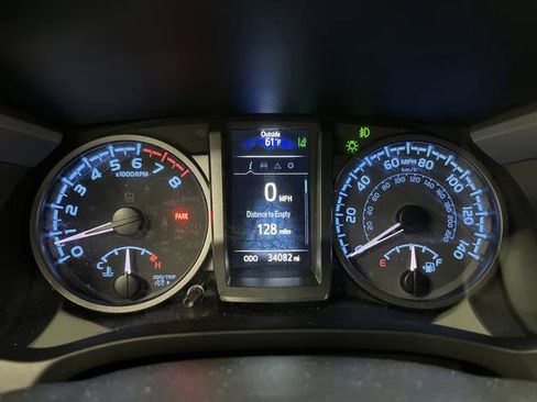 Used 2023 Toyota Tacoma TRD Off-Road image 15