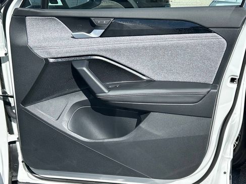 Certified 2026 Volkswagen Tiguan S FWD image 37