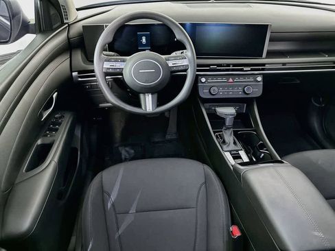 Used 2025 Hyundai Tucson SE image 10