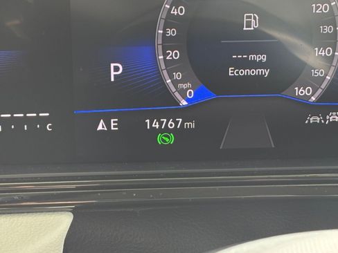 Used 2025 Volkswagen Taos S image 40