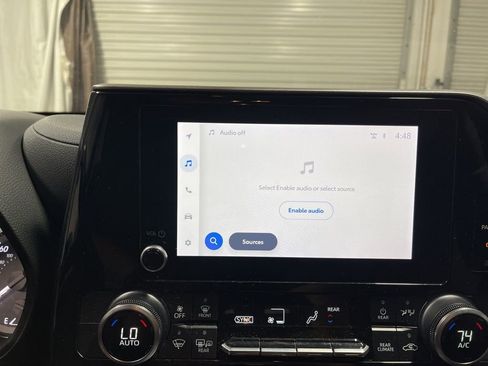 Used 2024 Toyota Highlander XLE image 30