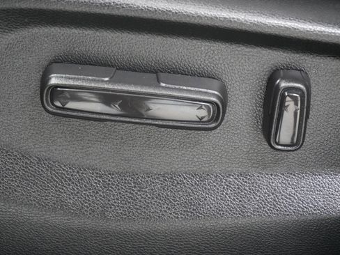 Used 2019 Honda CR-V Touring image 14