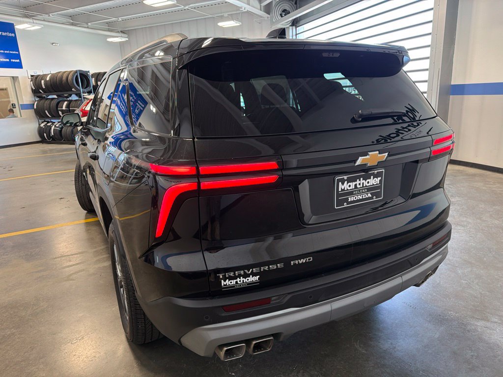 Used 2026 Chevrolet Traverse LT w/ Driver Confidence Package AWD/4WD image 7