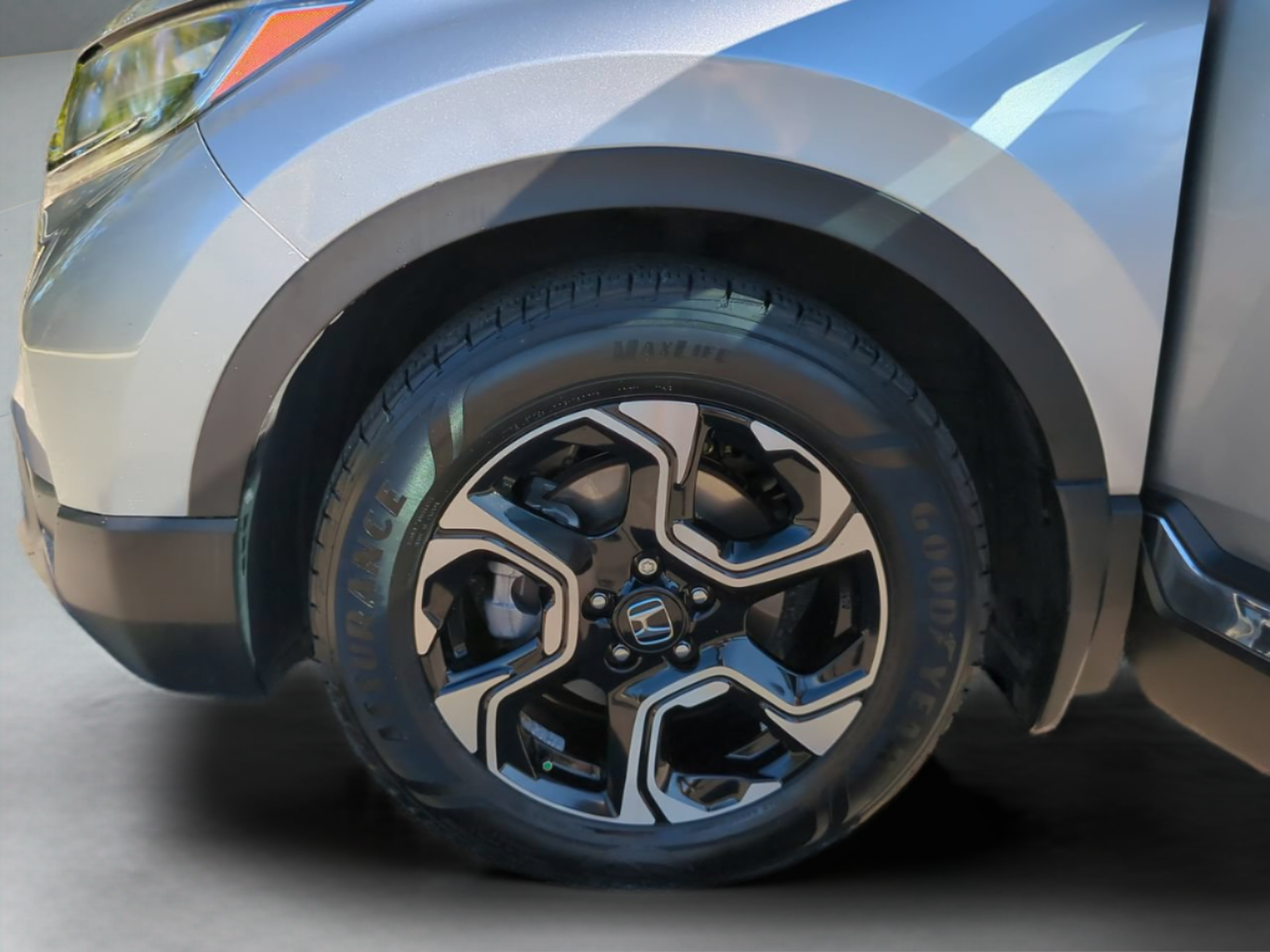 Used 2018 Honda CR-V Touring image 25
