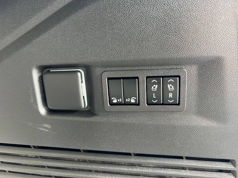 Used 2023 Chevrolet Tahoe High Country w/ Advanced Technology Package AWD/4WD image 27