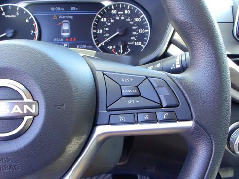 Used 2024 Nissan Altima 2.5 SV FWD image 18
