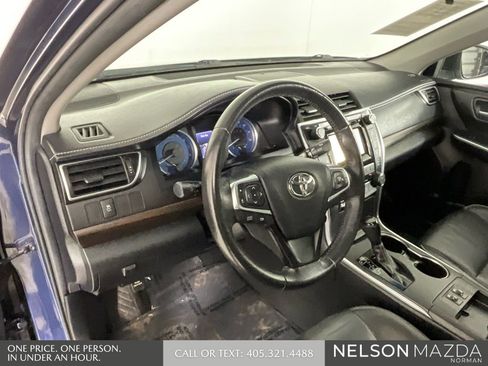 Used 2015 Toyota Camry XLE image 32