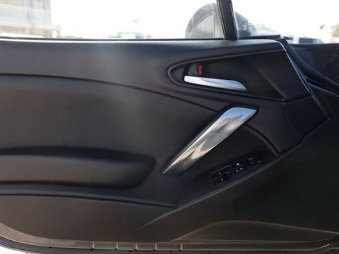 Used 2017 FIAT 124 Spider Classica image 38