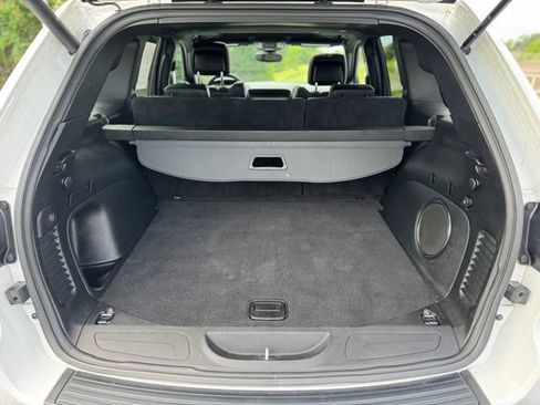 Certified 2022 Jeep Grand Cherokee Laredo X image 10