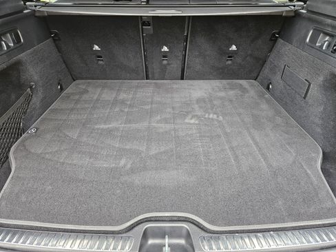 Used 2025 Mercedes-Benz GLC 350e 4MATIC image 27