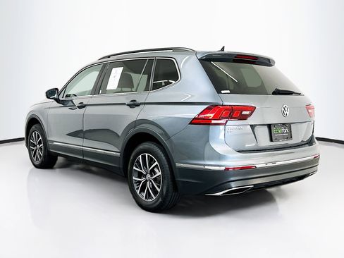 Used 2020 Volkswagen Tiguan SE w/ Panoramic Sunroof Package image 5