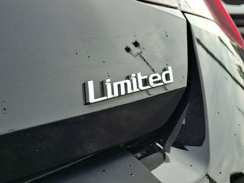 Used 2022 Hyundai Elantra Limited w/ Preferred Accessory Package FWD image 30