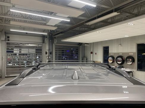 Used 2021 Chrysler Pacifica Touring-L image 8