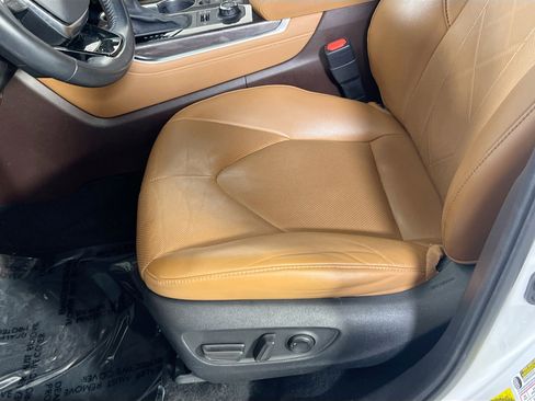 Used 2021 Toyota Highlander Platinum image 19