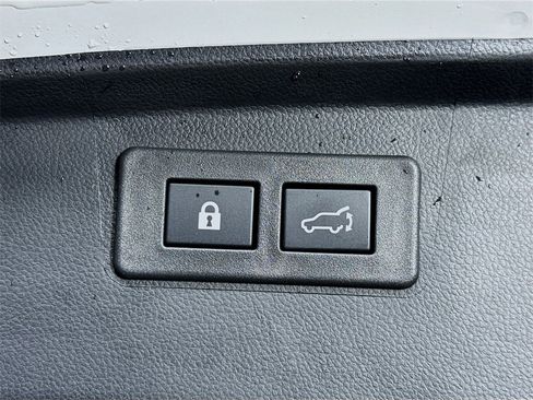 Certified 2025 Subaru Outback Premium image 31