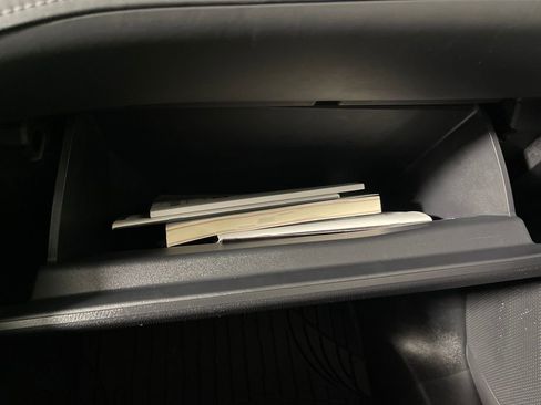 Used 2023 Toyota Highlander XLE image 28