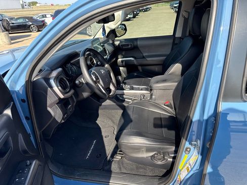 Used 2019 Toyota Tacoma SR5 RWD image 19