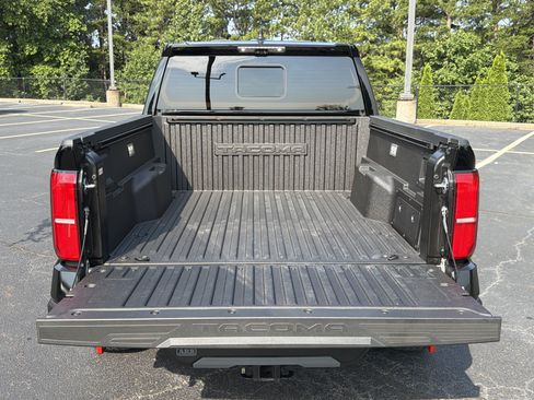Used 2025 Toyota Tacoma TRD Pro AWD/4WD image 18