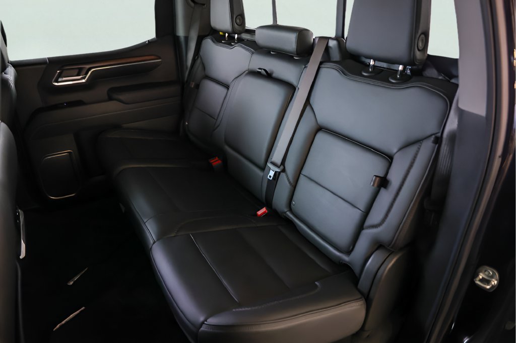 Used 2025 GMC Sierra 1500 Denali w/ Denali Reserve Package AWD/4WD image 26