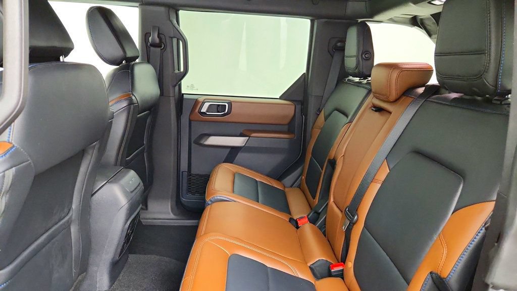 Used 2023 Ford Bronco Outer Banks w/ Sasquatch Package AWD/4WD image 21